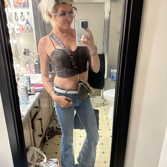 Meet your Posher, Allison - Picture 3 of 15